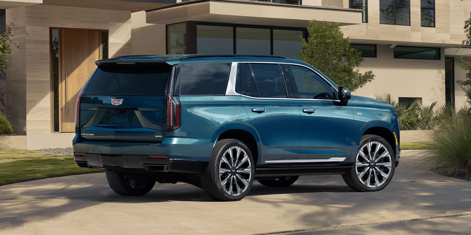 Imponente tamaño y diseño de la nueva Cadillac Escalade 2025, camioneta de lujo